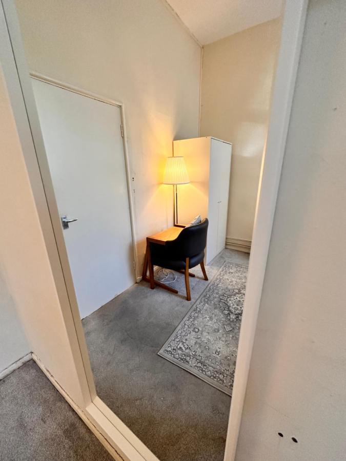 2 Amazing Double In Whitechapel * Londra