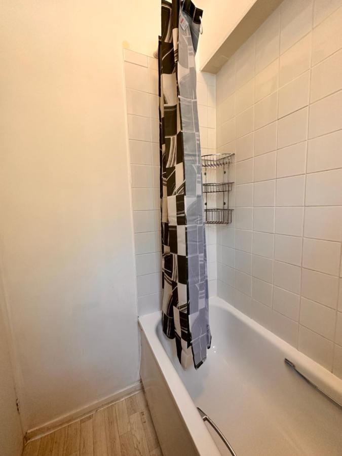 2 Amazing Double In Whitechapel * Londra